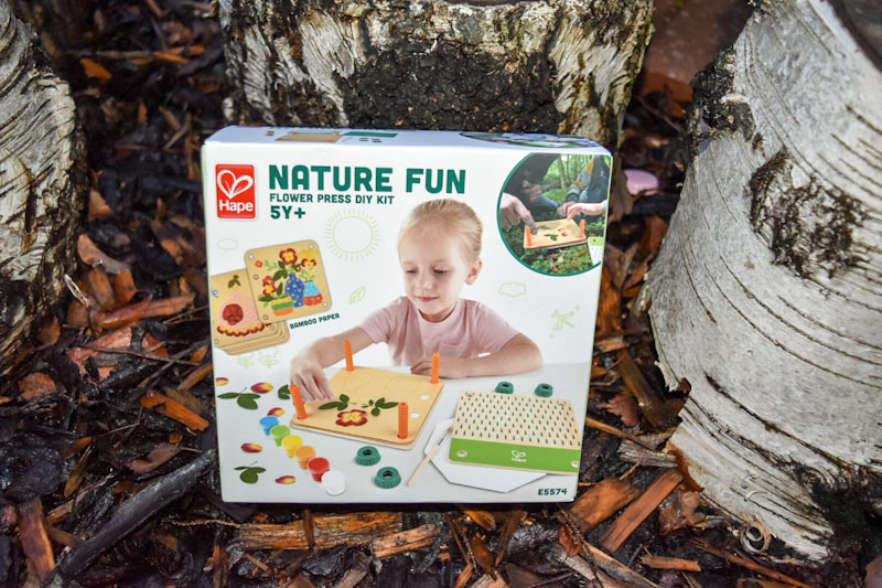 nature fun flower press kit by Hape, wooden toy ideas for kids