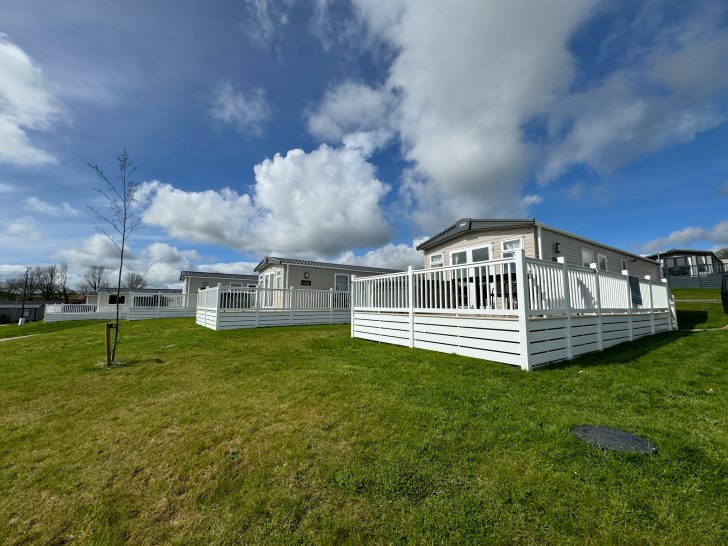 Meadow Lakes Holiday Park: REVIEW